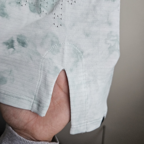 Lululemon Train To Be Tank Top in Rainstripe Sheer Cloud Wash Rainforest Green - Picture 3 of 5